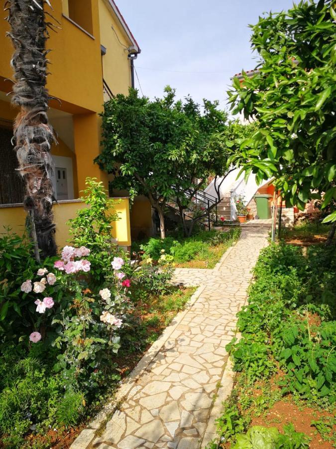 Apartment Dalmatini Tar-Vabriga Esterno foto